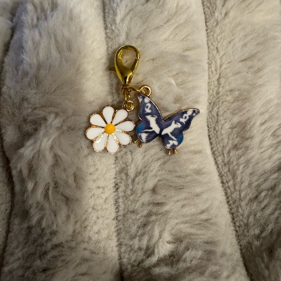 Accessories - Butterfly & Daisy Charm Keychain - Blue and White